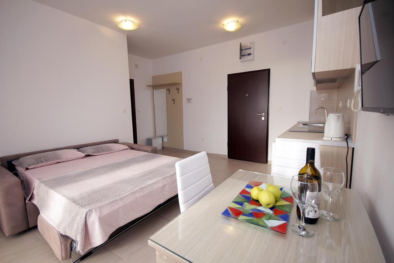 Apartments Residence Dj Petrovac 외부 사진