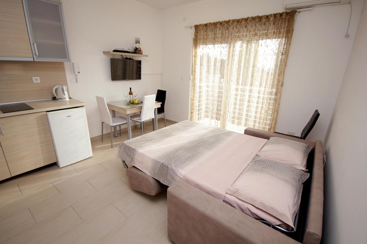 Apartments Residence Dj Petrovac 외부 사진