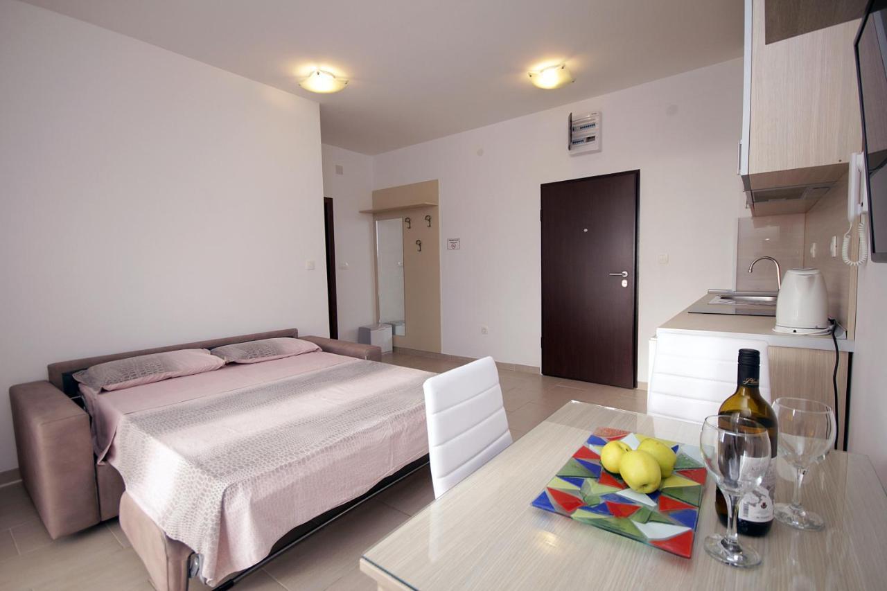 Apartments Residence Dj Petrovac 외부 사진