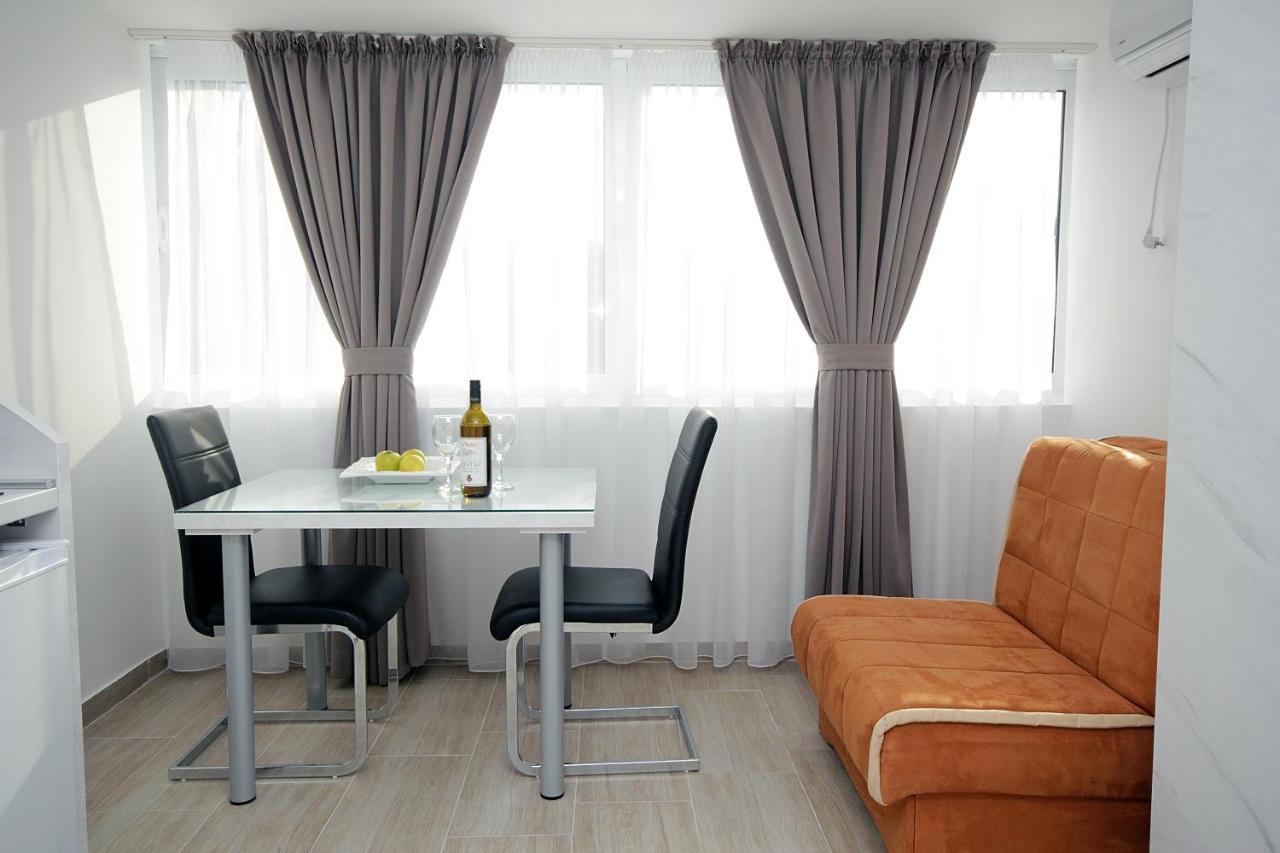 Apartments Residence Dj Petrovac 외부 사진