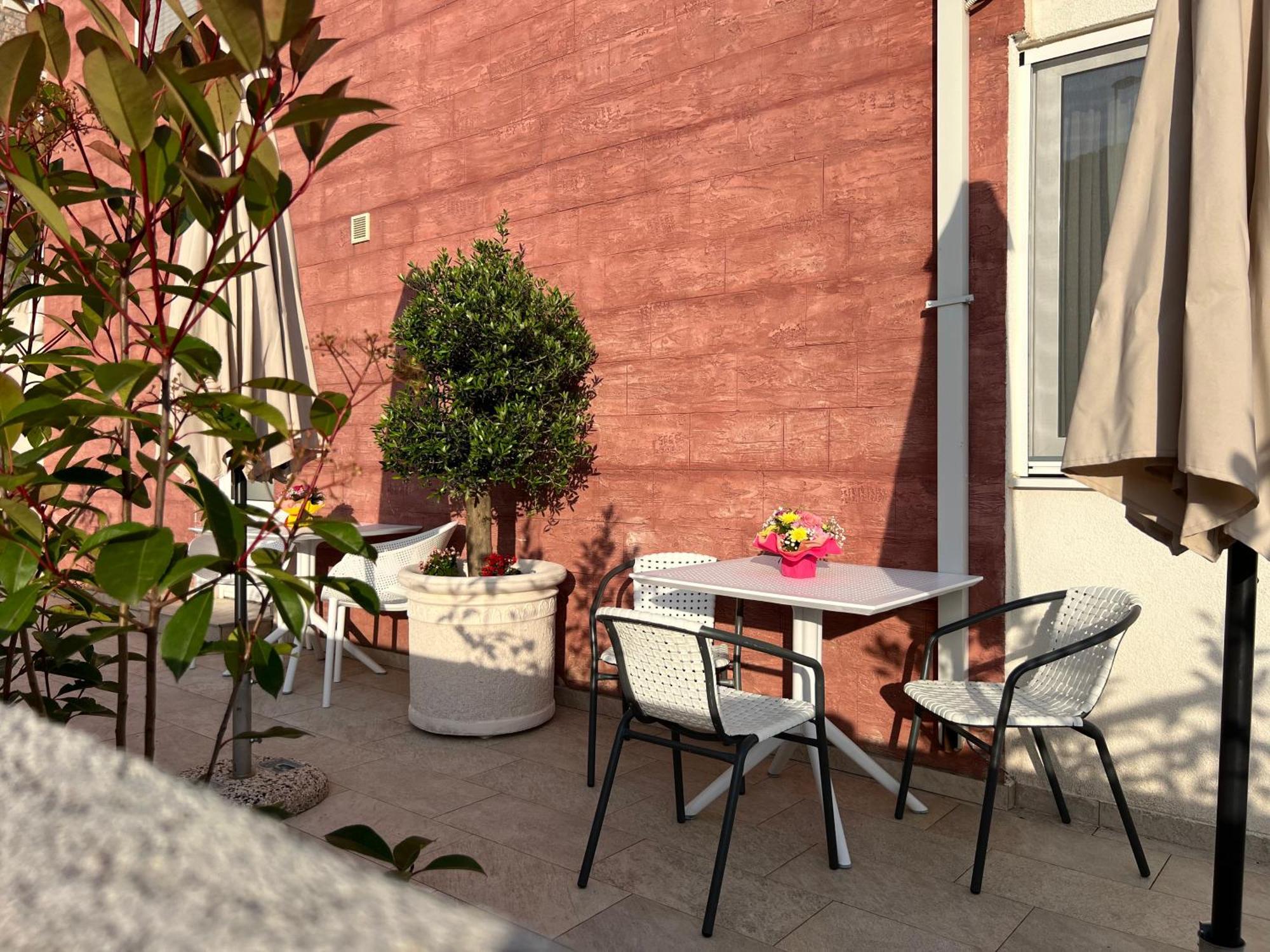 Apartments Residence Dj Petrovac 외부 사진
